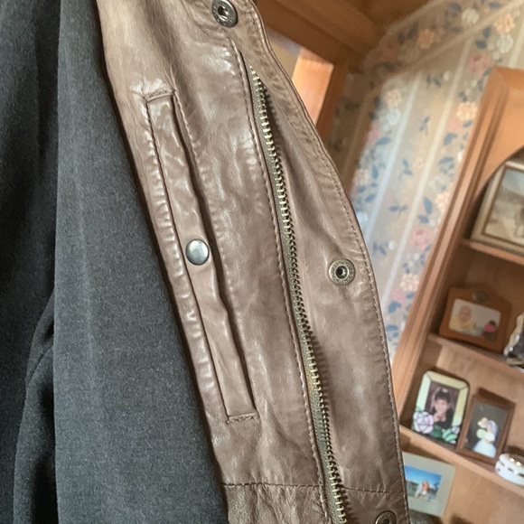 Used Cole haan leather jacket - Picture 2 of 12